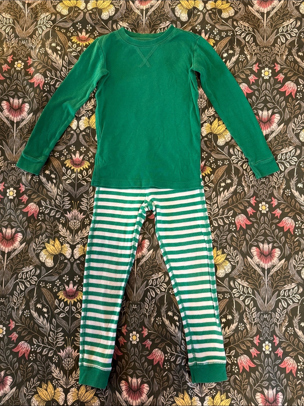 Primary Kids Pajama Set size 4/5, family matching, mommy & me